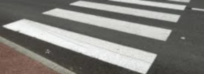 Piétons envoyer un SMS ou marcher il faut choisir !