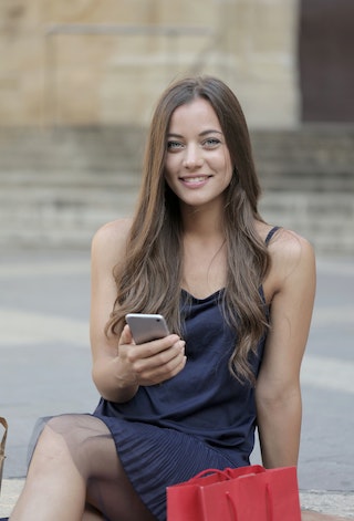 Soldes : comment les annoncer et réussir grâce au SMS marketing ?